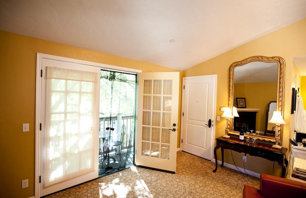 The Inn On First Napa Room photo